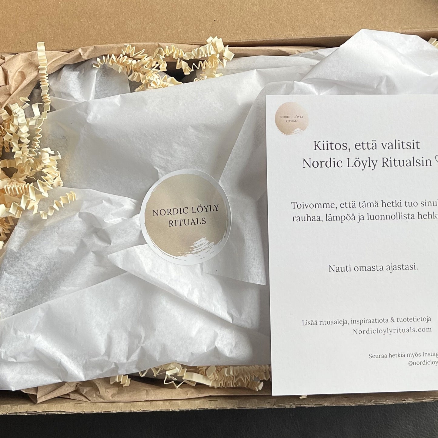 TO THE SAUNA – Nordic Glow Ritual - Northern glow in the warmth of the sauna